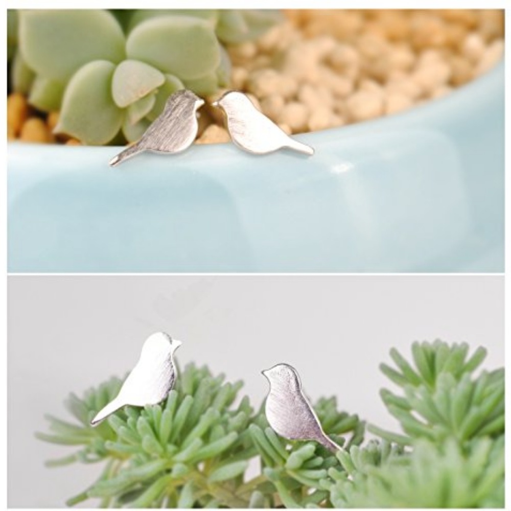 ❤️4 for $20 Sale❤️ Silver Cute bird Stud Earrings - Picture 3 of 5